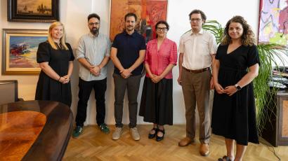 Gosta z Univerze v Buenos Airesu z izr. prof. dr. Kornelijo Ajlec, prodekanjo prof. dr. Ireno Samide, doc. dr. Žigo Zwittrom in asist. dr. Tjašo Ribizel Popič