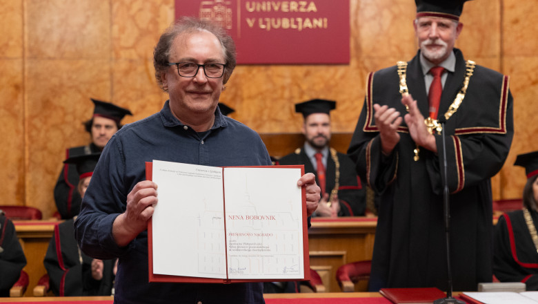 Prešernovo nagrado Univerze v Ljubljani je v imenu prejemnice Nene Bobovnik sprejel njen mentor prof. dr. Franc Zore (foto: Bor Slana, STA)